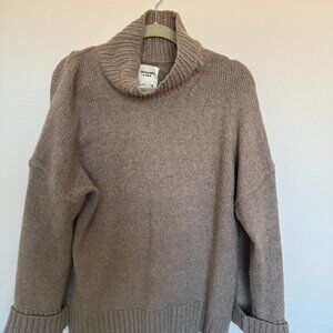 Abercrombie beige cotton/wool sweater